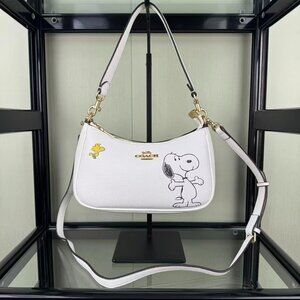 Coach X Peanuts Teri Shoulder Bag With Snoopy